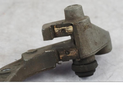 Snett nerifrån på Bromsoksfäste från en Honda CB 750 SF -1999 motorcykel.