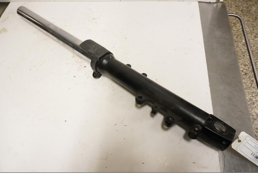 Framsidan på Gaffelben från en Triumph TT 600 -2001 motorcykel.