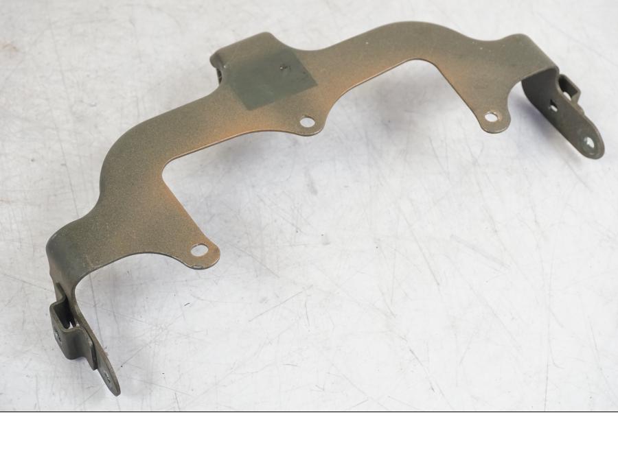 Framsidan på Baklampfäste från en Suzuki GSX 1300 RX -1999 motorcykel.