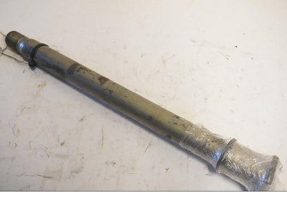 Framsidan på Axel från en Yamaha V-Max 1700 -2010 motorcykel.