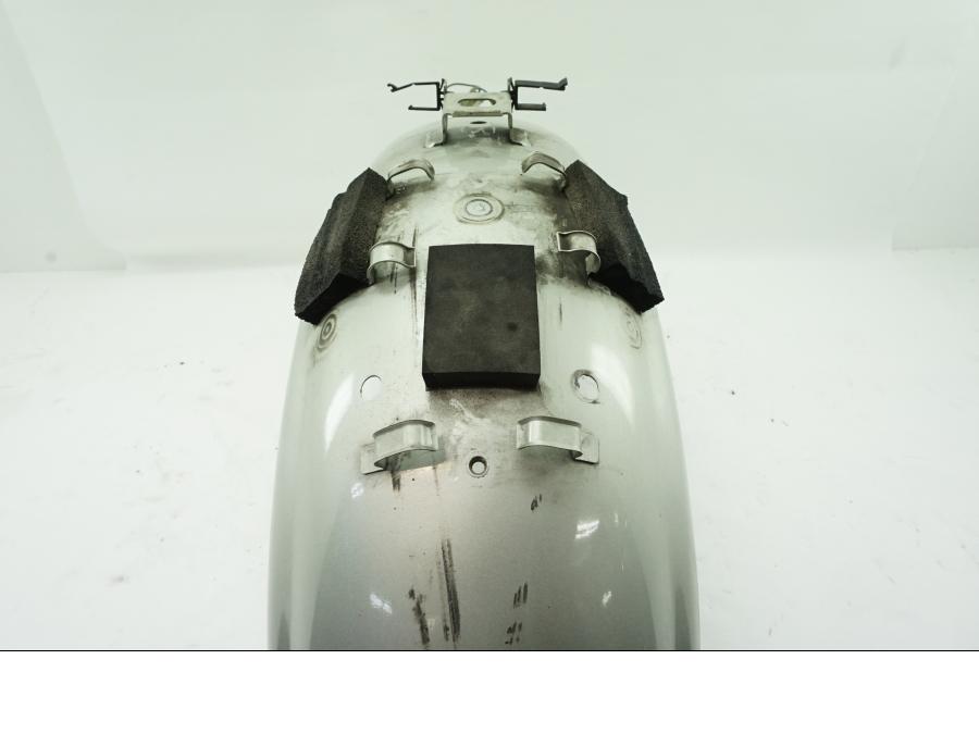 Vänster sida på Bakskärm från en Yamaha XVZ 13TD -1999 motorcykel.