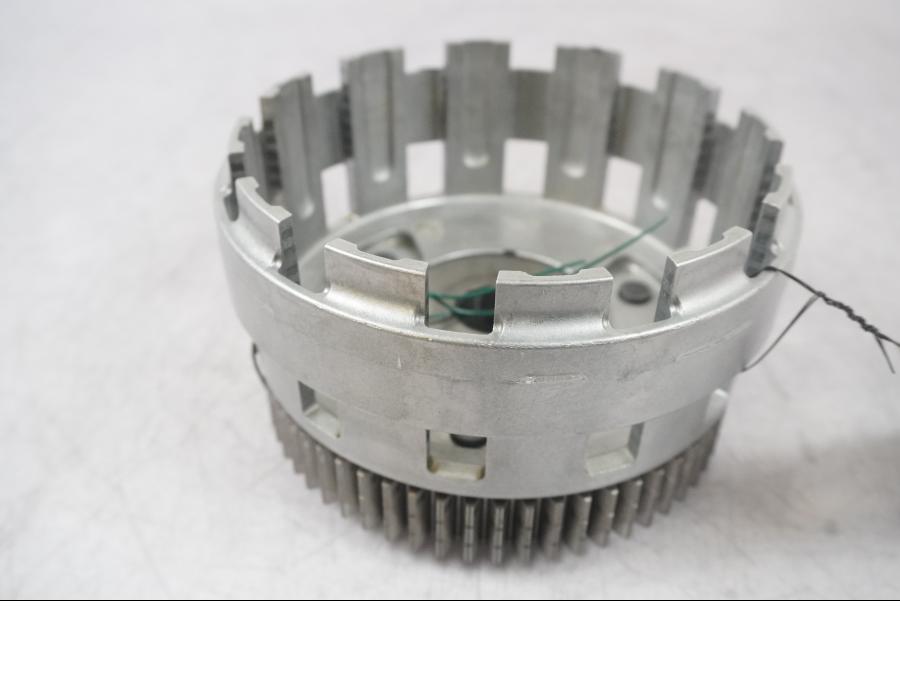 Snett uppifrån på Kopplingskorg från en Ducati Multistrada 1260 -2020 motorcykel.