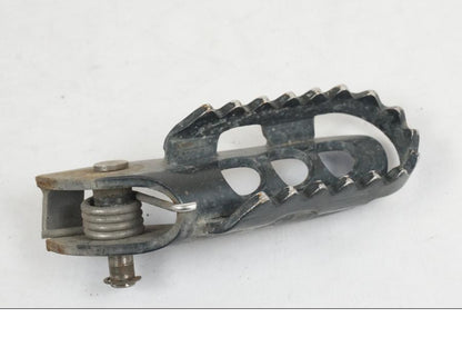 Framsidan på Fotpinne från en BMW F 800 GS -2008 motorcykel.