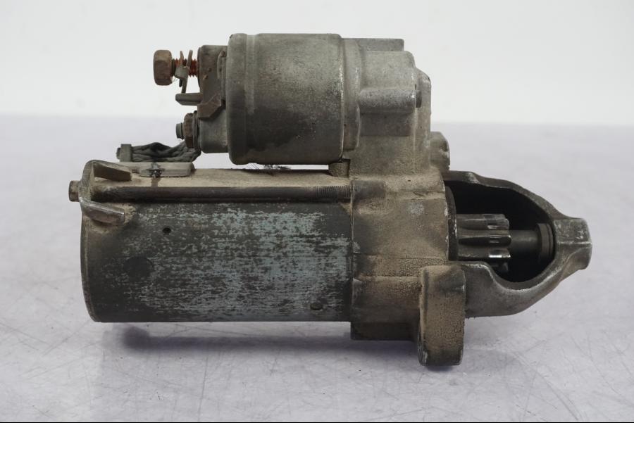 Snett uppifrån på Startmotor från en BMW R 1200 GS -2005 motorcykel.