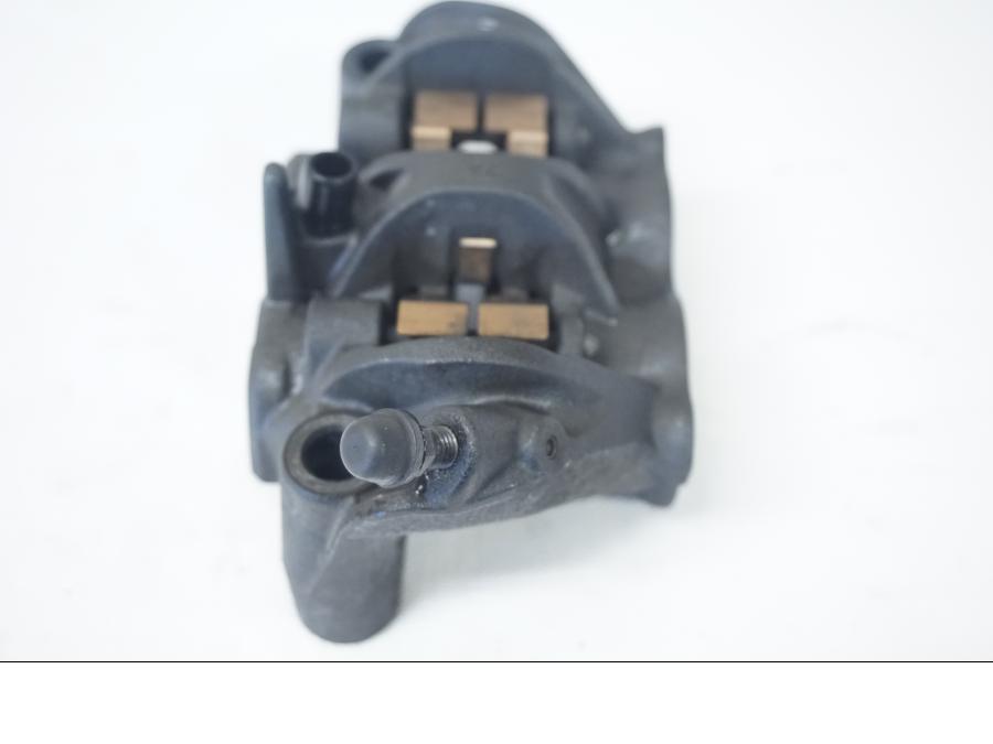 Höger sida på Bromsok från en Suzuki GSX-R 1000 -2009 motorcykel.