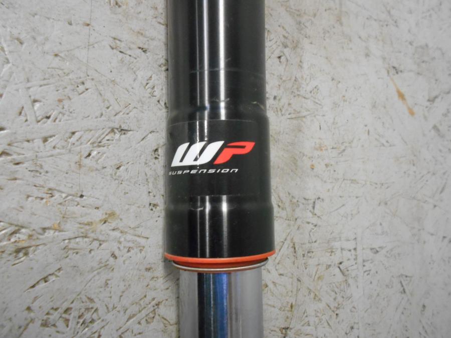 Baksidan på Gaffelben från en Triumph Tiger 800 -2016 motorcykel.