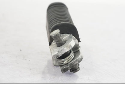 Vänster sida på Fotpinne från en Suzuki GSX 1300 RX -1999 motorcykel.