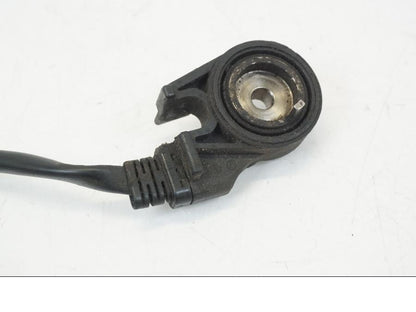 Baksidan på Sidostödsbrytare från en Honda CB 750 -2002 motorcykel.