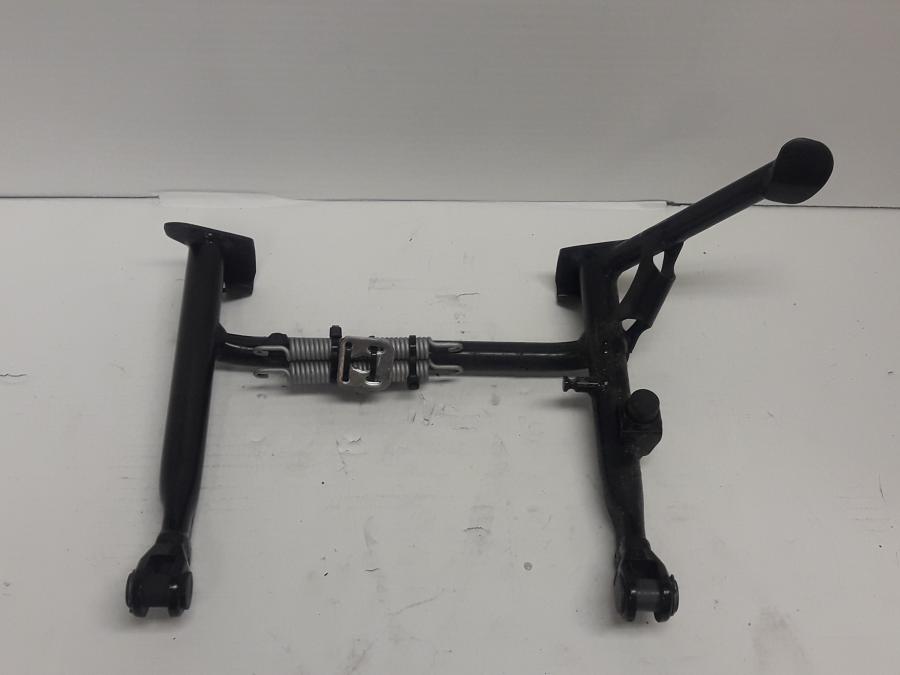 Baksidan på Centralstöd från en BMW R 1250 RS -2020 motorcykel.