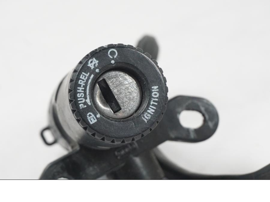 Extrabild2 på Låssats från en MV Agusta Dragster -2014 motorcykel.