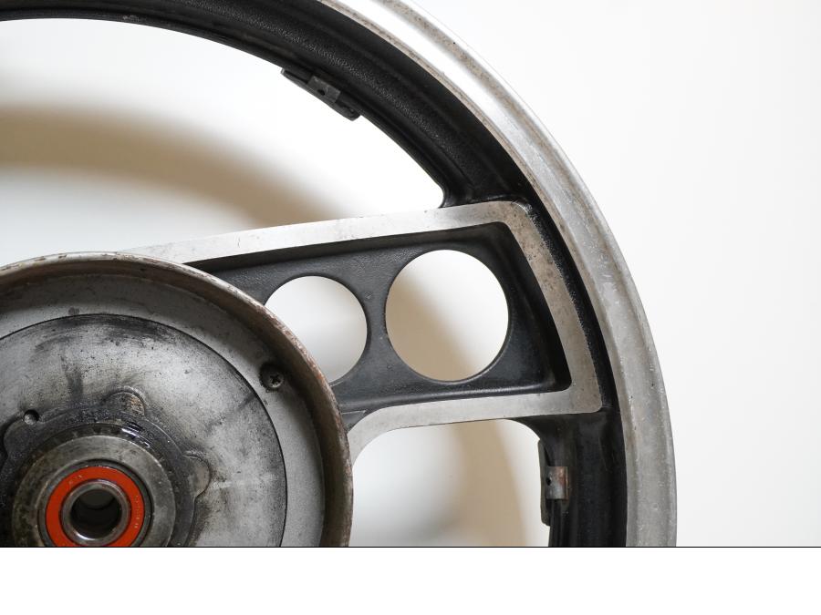 Extrabild5 på Fälg från en Yamaha XJ 900 -1983 motorcykel.