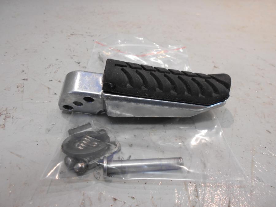 Framsidan på Fotpinne från en Kawasaki Ninja H2 -2018 motorcykel.