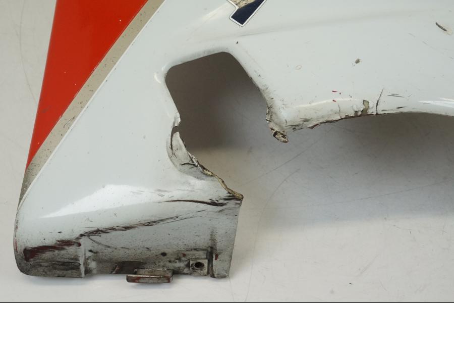 Höger sida på Sidkåpa från en Honda NSR 125 -1991 motorcykel.