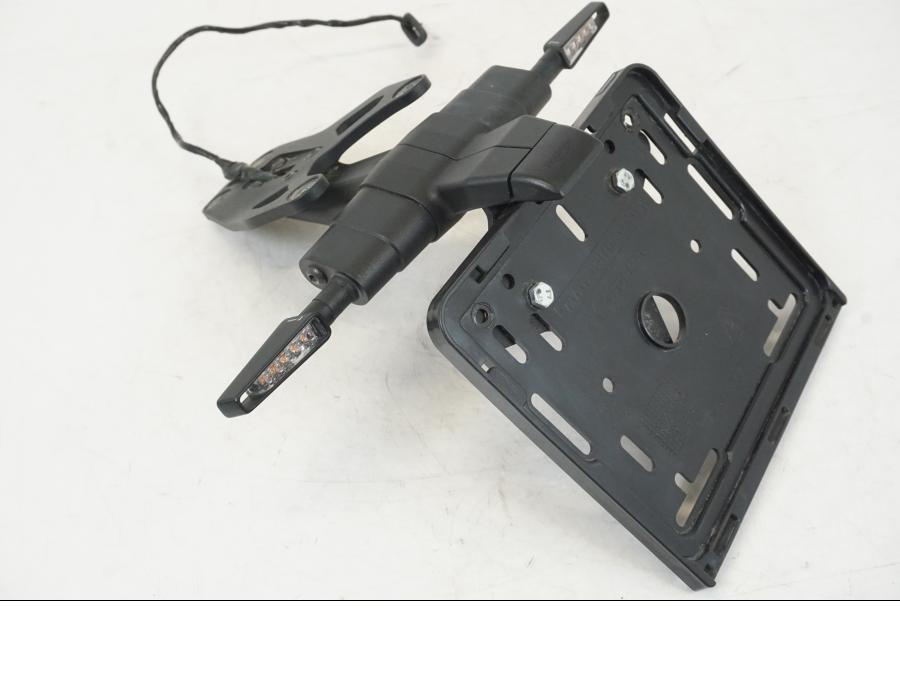 Framsidan på Skylthållare från en Triumph Speed Triple -2021 motorcykel.