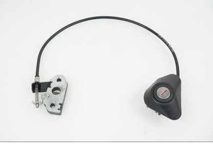 Höger sida på Tanklock från en KTM 1190 Adventure -2013 motorcykel.