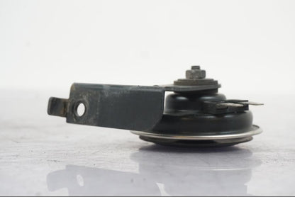 Vänster sida på Signalhorn / Tuta från en Suzuki GSF 1250 -2010 motorcykel.