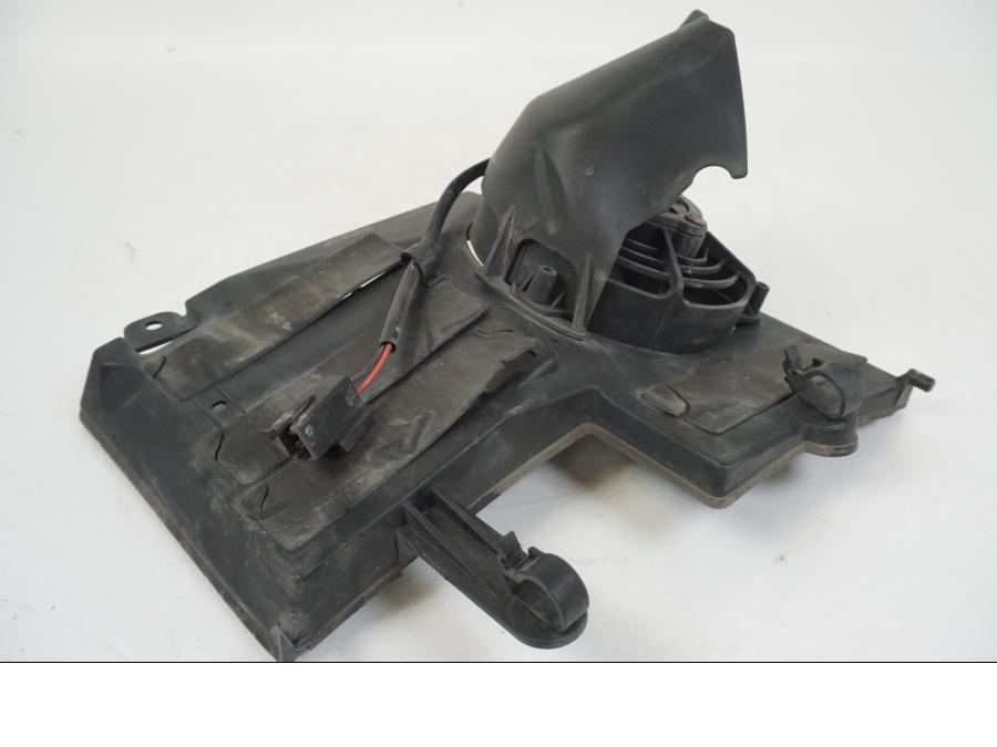 Snett uppifrån på Vattenkylfläkt från en KTM 990 SM -2009 motorcykel.