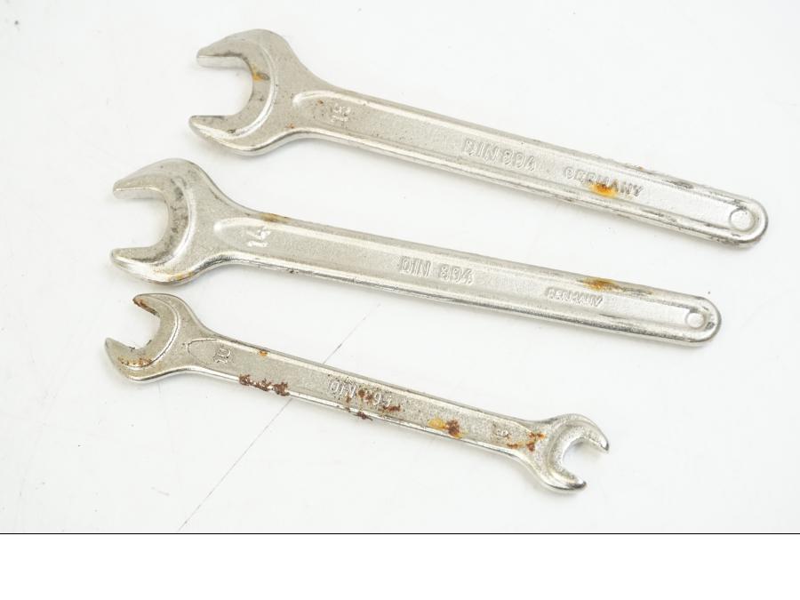 Baksidan på Verktyg från en BMW F 650 CS -2003 motorcykel.