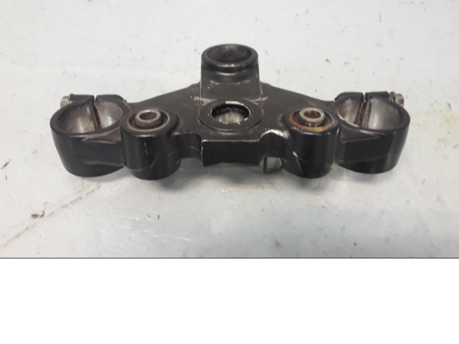 Framsidan på Gaffelkrona från en Yamaha XTZ 750 -1995 motorcykel.