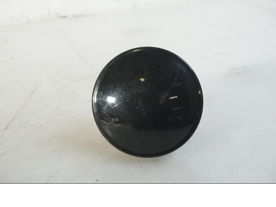 Framsidan på Bensintanklucka från en Indian Chieftain Dark Horse -2019 motorcykel.