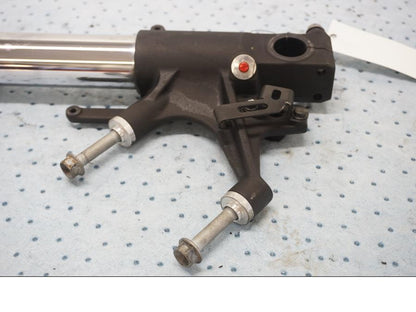 Höger sida på Gaffelben från en Honda CBR 1000 RR -2011 motorcykel.