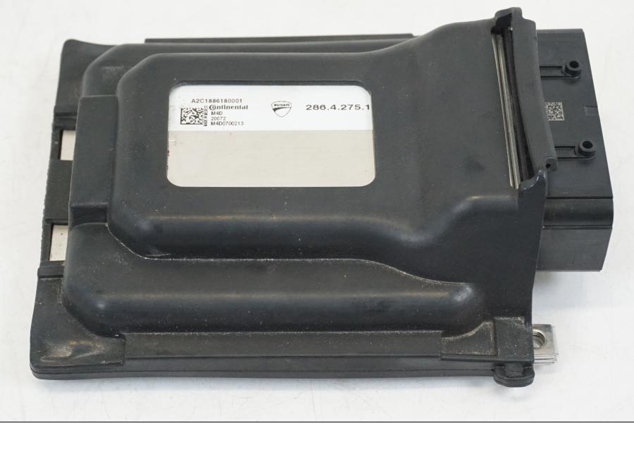 Baksidan på CDI / ECU från en Ducati Streetfighter V4 -2020 motorcykel.