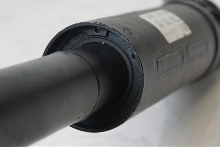 Extrabild2 på <p>Kardanaxel från BMW K 1300 GT 2009.</p>

<p>Med båda knutar. Repor och slitage av lack se bilder.</p> motorcykel.