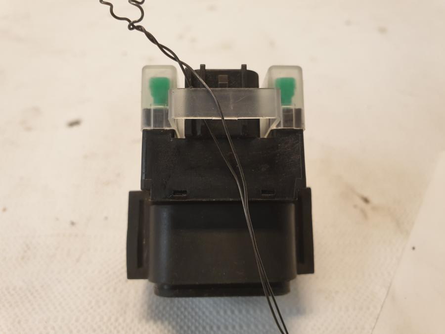 Höger sida på Startrelä från en Kawasaki Z 125 -2019 motorcykel.