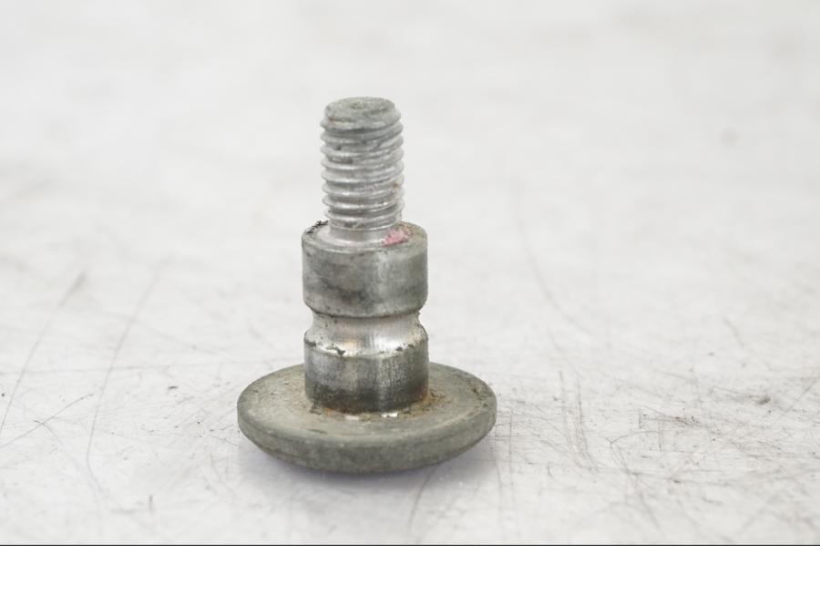 Höger sida på Bromspedal från en Triumph Tiger Explorer -2013 motorcykel.