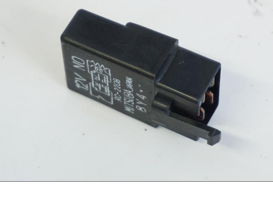 Baksidan på Relä från en Honda XL 1000 V -1999 motorcykel.