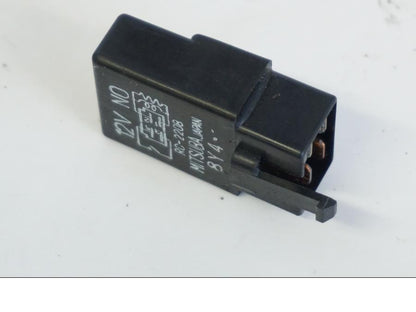 Baksidan på Relä från en Honda XL 1000 V -1999 motorcykel.