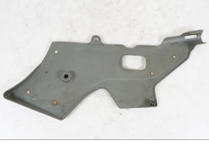 Baksidan på Fotpinnehälskydd från en Honda CBR 1000 F -1989 motorcykel.