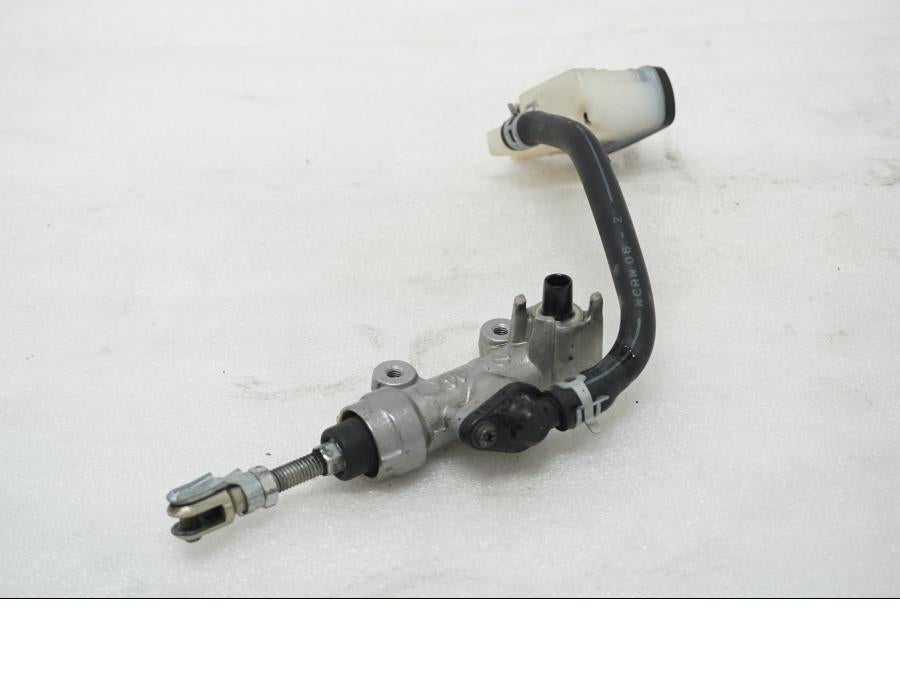 Framsidan på Bromshuvudcylinder från en Suzuki GSX-R 1000 -2007 motorcykel.