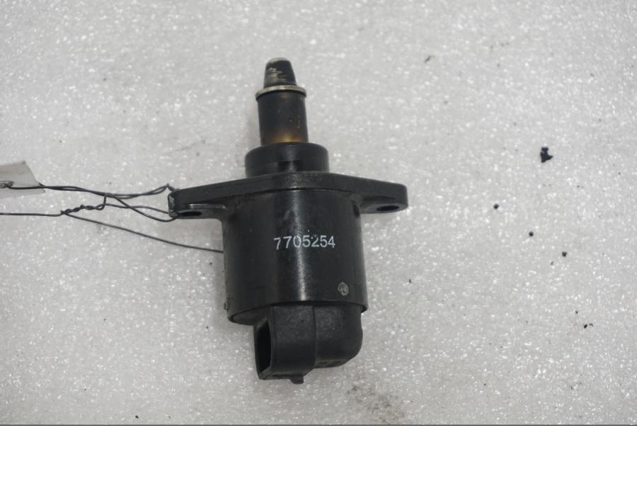 Framsidan på Tomgångsventil från en BMW K 1300 R -2011 motorcykel.