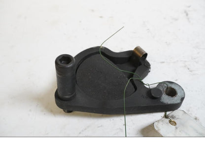 Framsidan på Bromsoksfäste från en H-D Dyna Super Glide FXD -1997 motorcykel.