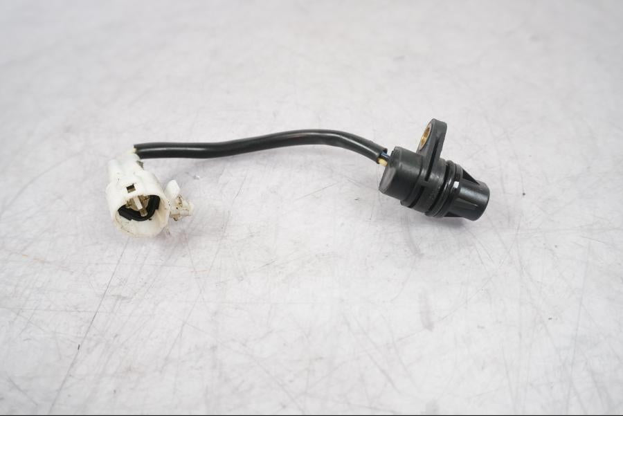 Höger sida på Kamaxelgivare från en Ducati Multistrada 1260 -2020 motorcykel.