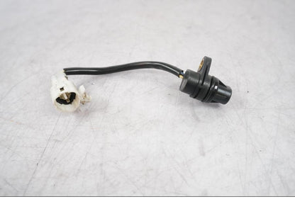 Höger sida på Kamaxelgivare från en Ducati Multistrada 1260 -2020 motorcykel.