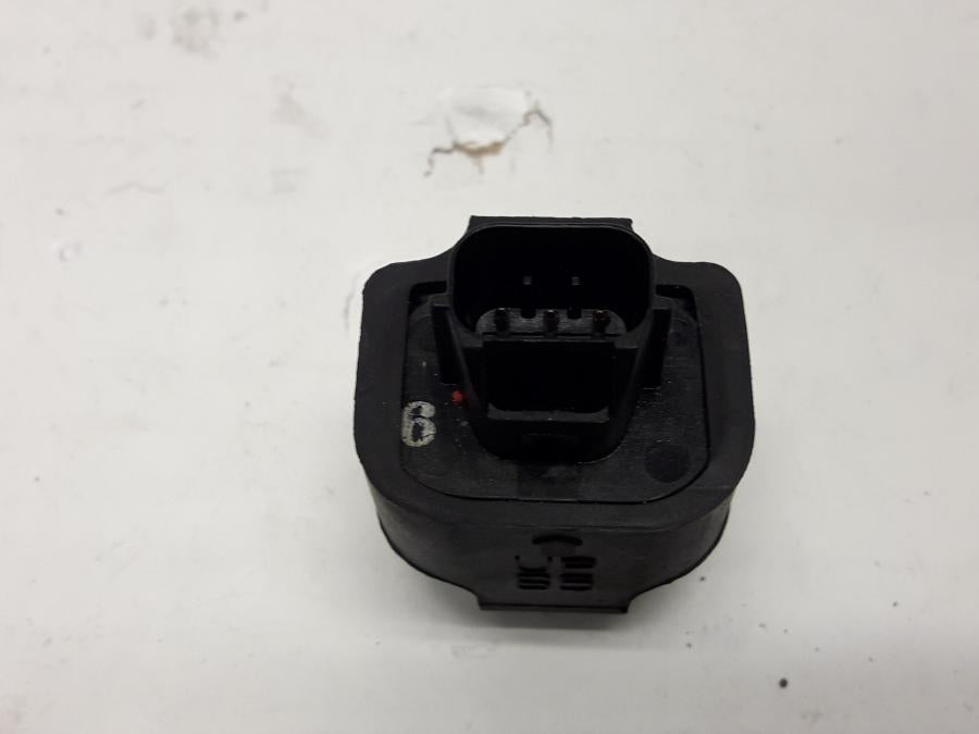 Baksidan på Tilt Sensor från en Kawasaki ER-6N -2015 motorcykel.