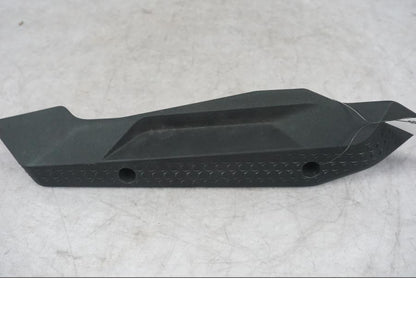 Framsidan på Bakvinge från en KTM 1290 Super Adventure S -2022 motorcykel.