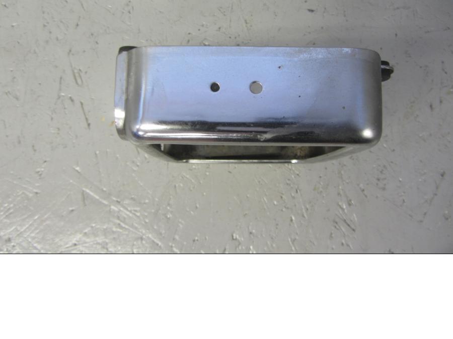 Vänster sida på Oljekyldekor från en Suzuki VS 1400 -1996 motorcykel.