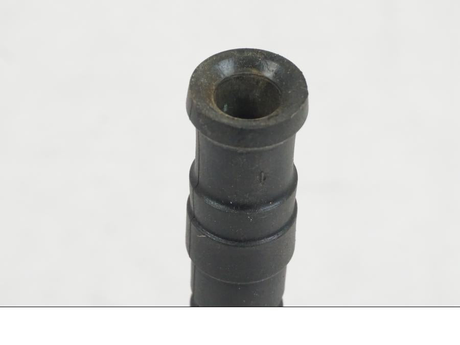 Baksidan på Tändspole från en BMW F 800 GS -2008 motorcykel.