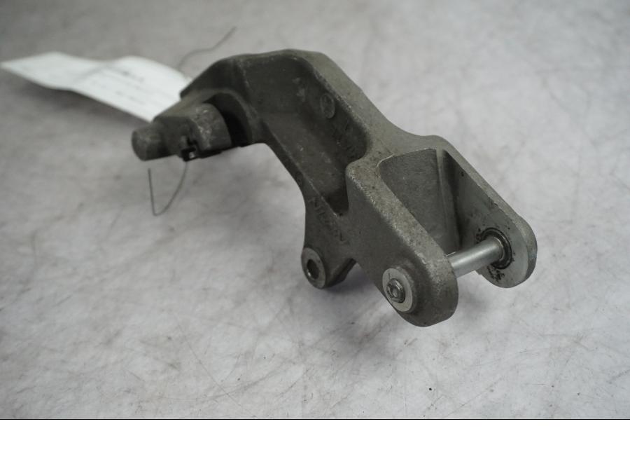 Baksidan på Bromsoksfäste från en Honda CBR 1100 XX -2000 motorcykel.