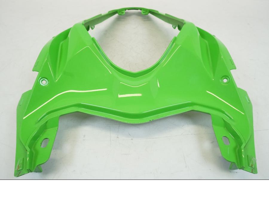 Baksidan på Bakvinge från en Kawasaki NINJA 400 -2020 motorcykel.