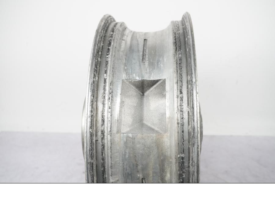 Extrabild2 på Fälg från en H-D Touring Street Glide FLHX -2009 motorcykel.