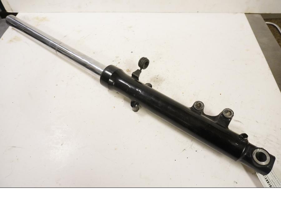 Framsidan på Gaffelben från en Kawasaki GPZ 500 -1991 motorcykel.