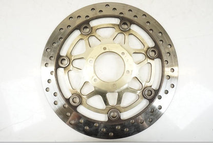 Framsidan på Bromsskiva från en Honda VFR 800 -2003 motorcykel.