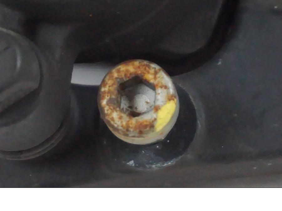 Baksidan på Bromsok från en BMW F 650 CS -2002 motorcykel.