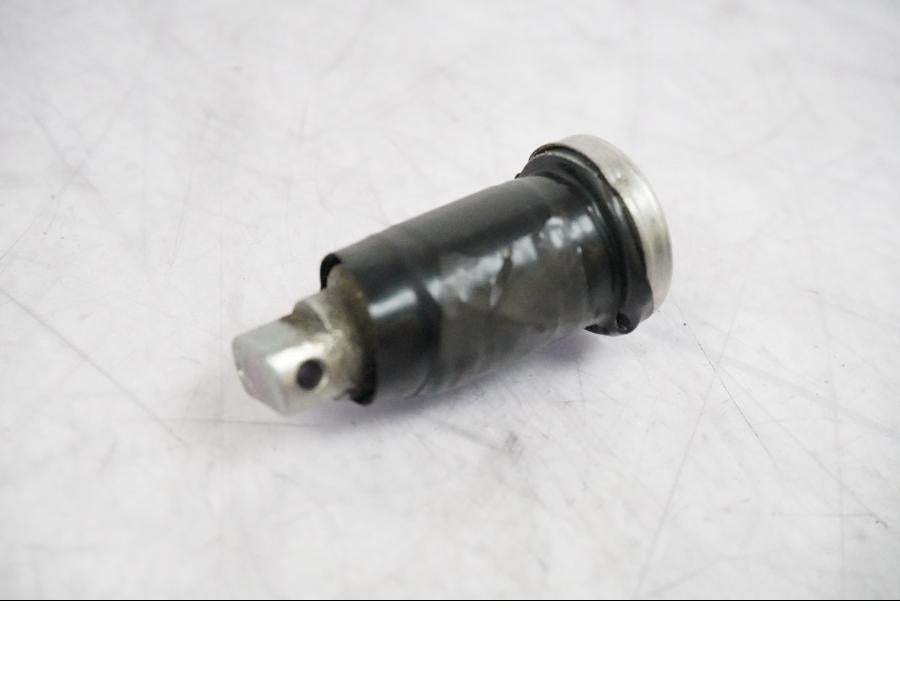 Snett nerifrån på Låssats från en BMW R 1250 GSA -2021 motorcykel.