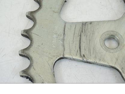 Vänster sida på Drev från en Kawasaki ER-6F -2016 motorcykel.