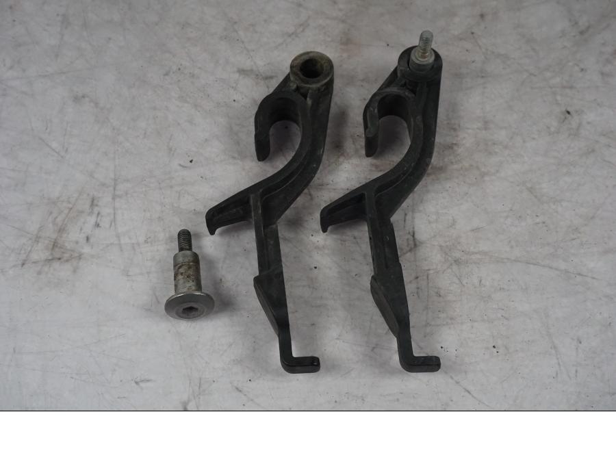 Framsidan på Sadelfäste från en Triumph Tiger Explorer -2016 motorcykel.